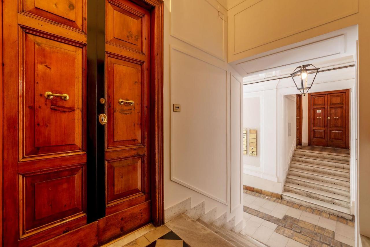 Apartmán Castro Pretorio Řím Exteriér fotografie
